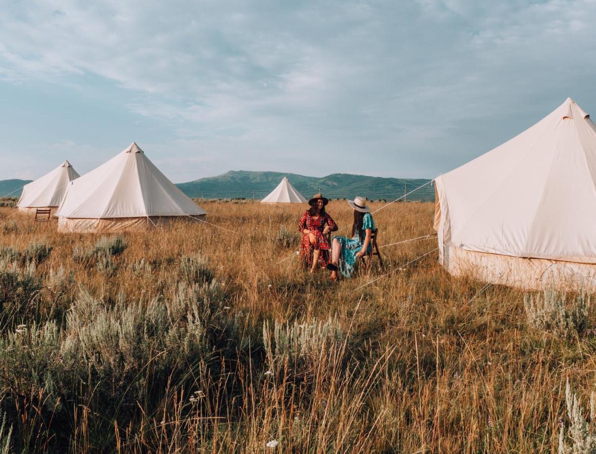 Wander Camp Yellowstone 아일랜드 파크 외부 사진